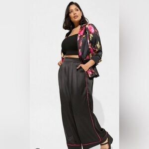 Torrid Wide Leg Satin Pants size 1R